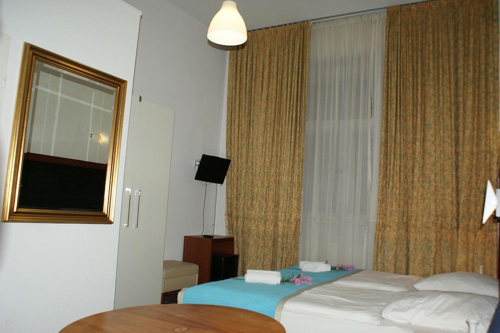 Hotel Garni Aaberna Berlin Værelse billede