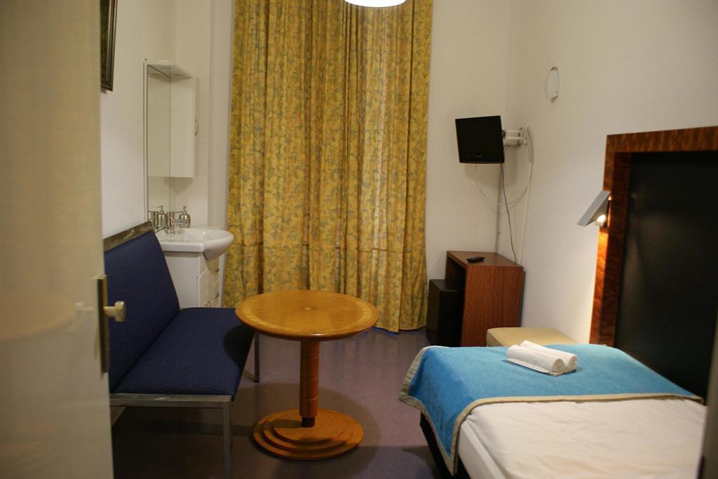 Hotel Garni Aaberna Berlin Eksteriør billede